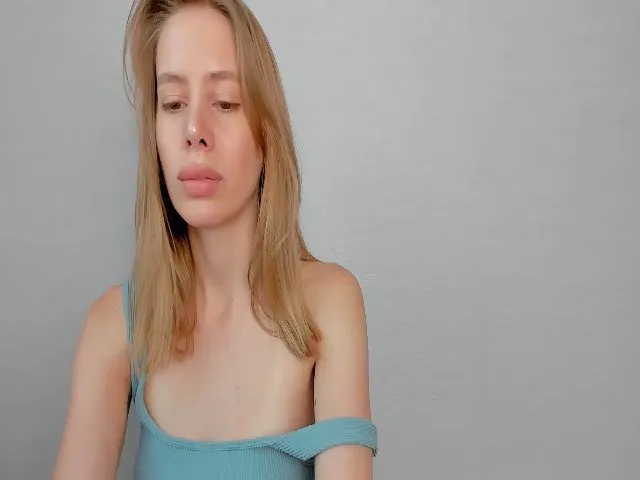 Live sex webcam photo for WowAlina_ #253785491