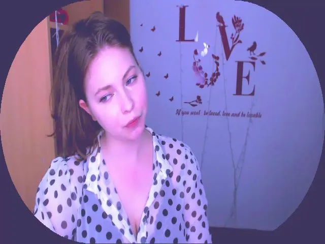 Live sex webcam photo for MollyMey #254246654