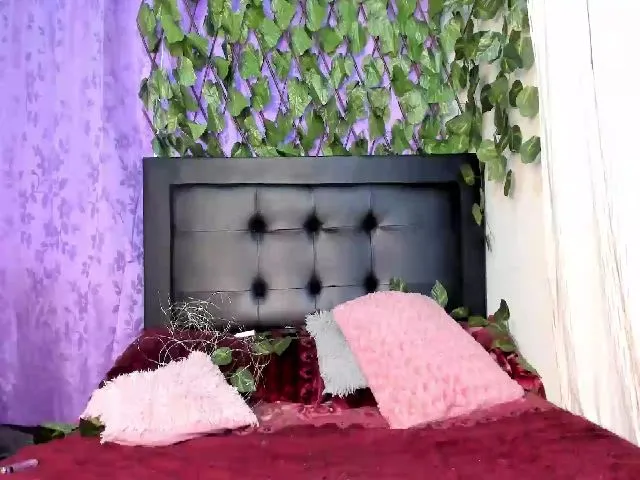 Live sex webcam photo for Holly_rosee #255185686