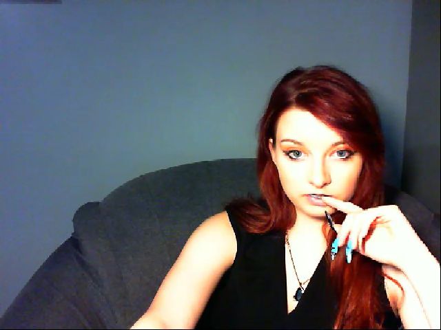 Live sex webcam photo for VirginLuna18 #264314186