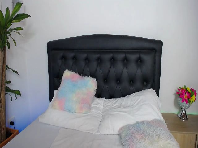 Live sex webcam photo for Mairerf #258725920
