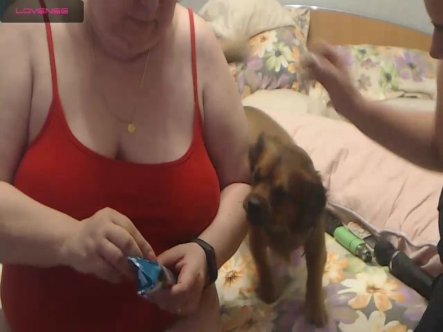 Live sex webcam photo for hot_andrada43 #254579089