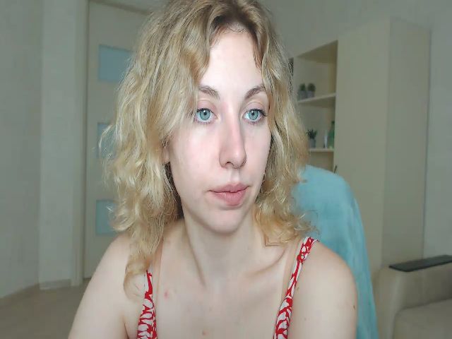 Live sex webcam photo for MollyDiamond1 #258282076