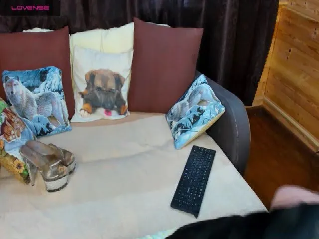 Live sex webcam photo for StiphlerMom #263682364