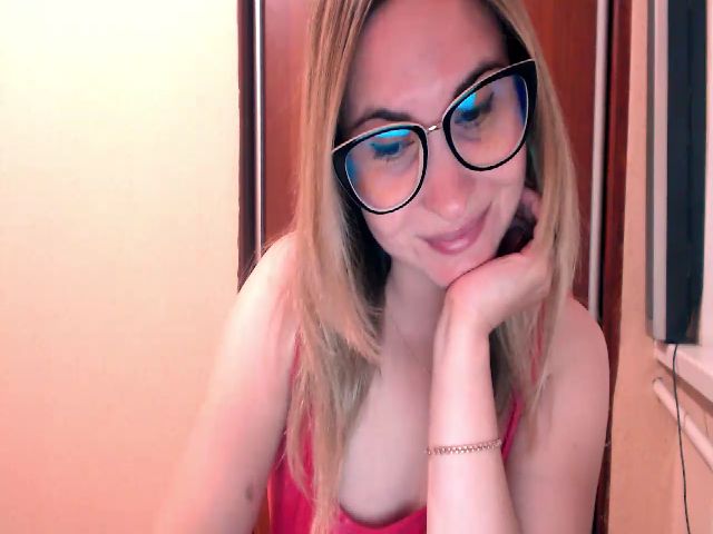 Live sex webcam photo for Kay_Lo #252262892