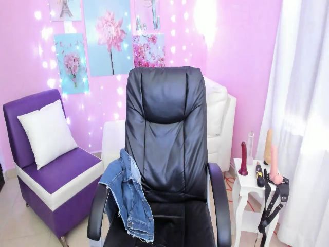 Live sex webcam photo for Lunita_start #261573878