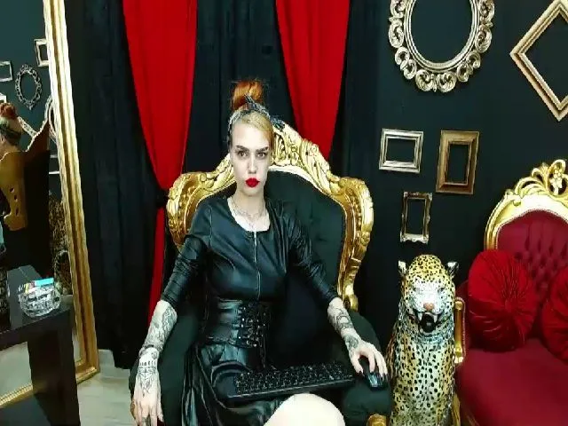Live sex webcam photo for Mistress_Hera #263219097