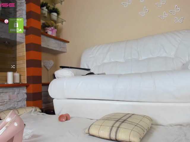 Live sex webcam photo for Aisha-Boom #260814757