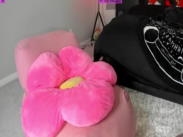 Live sex webcam photo for KasaraWood #259753721