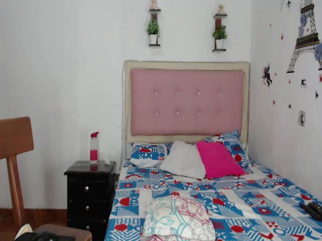 Live sex webcam photo for Maryalelove #253428771