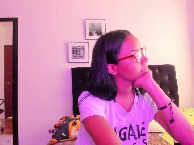 Live sex webcam photo for CHANEL_FOXY #257667523