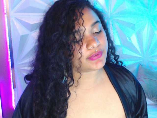 Live sex webcam photo for jamaicaawolf #242496131