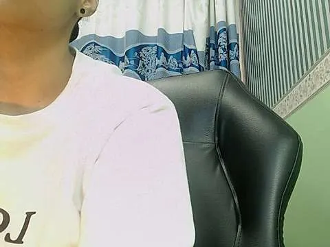 Live sex webcam photo for Maddy_Evans #244505663