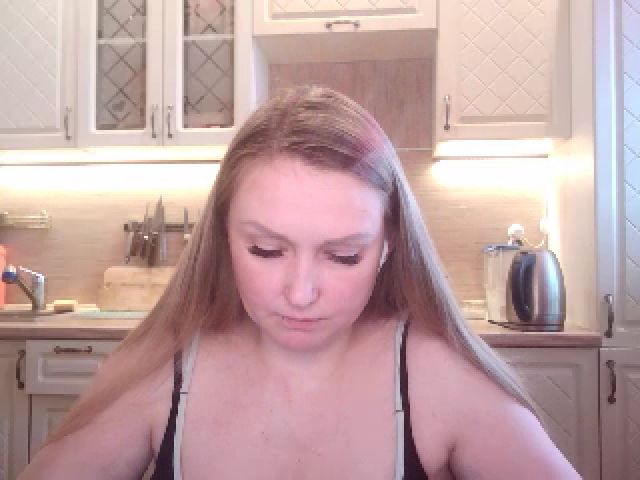 Live sex webcam photo for JaneGrey111 #261905395