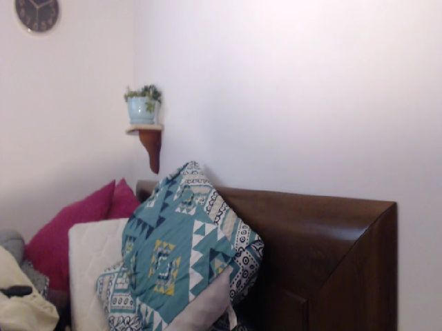 Live sex webcam photo for isabellazee2 #255214173