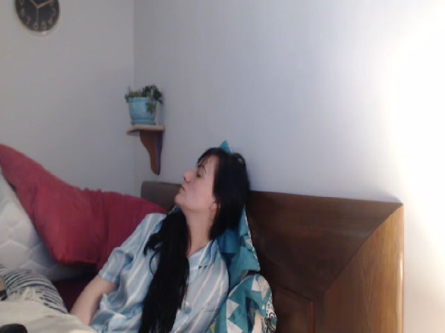 Live sex webcam photo for isabellazee2 #255763371