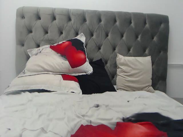 Live sex webcam photo for beautiful33 #255433707