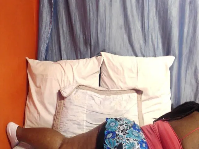Live sex webcam photo for Sweetnozie #264882217