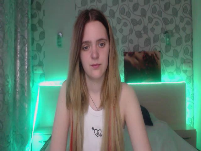 Live sex webcam photo for Ella_Hudson #252414530