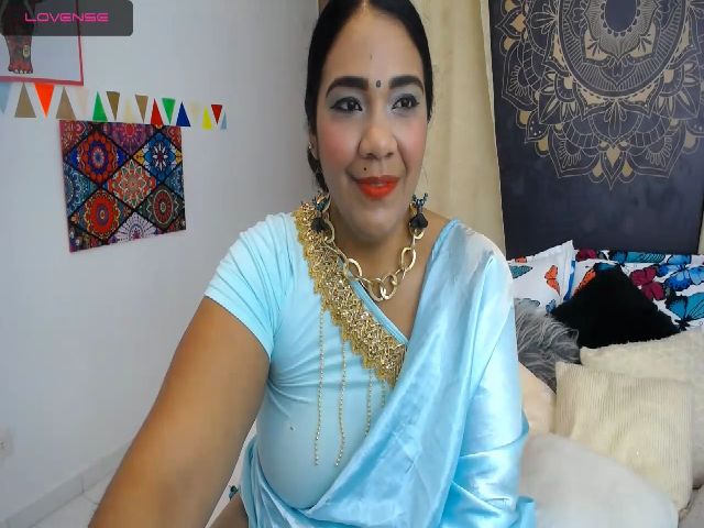 Live sex webcam photo for IndianMama #261420117