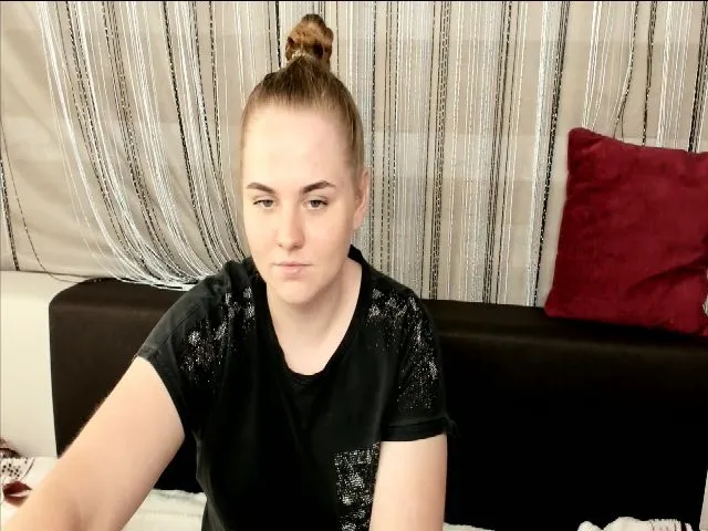 Live sex webcam photo for EllaBrix #255323716