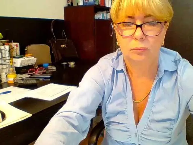 Live sex webcam photo for Luiziana111 #241420379