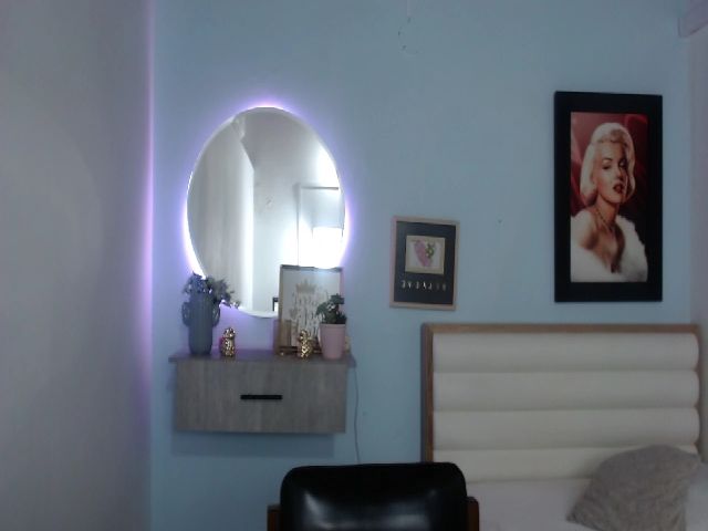 Live sex webcam photo for Jade_lee88 #261380054