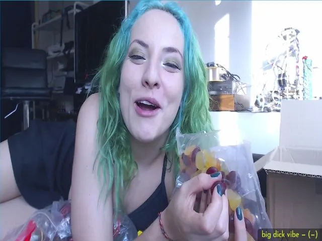 Live sex webcam photo for PersonalTotem #258261622