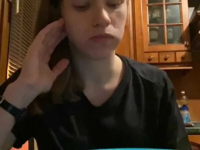 Live sex webcam photo for -LeeLoo- #240948911