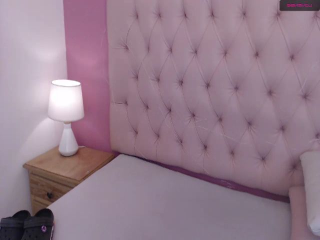 Live sex webcam photo for Keyra_R #255409307