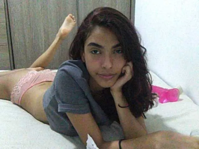 Live sex webcam photo for Cecethang #241071741