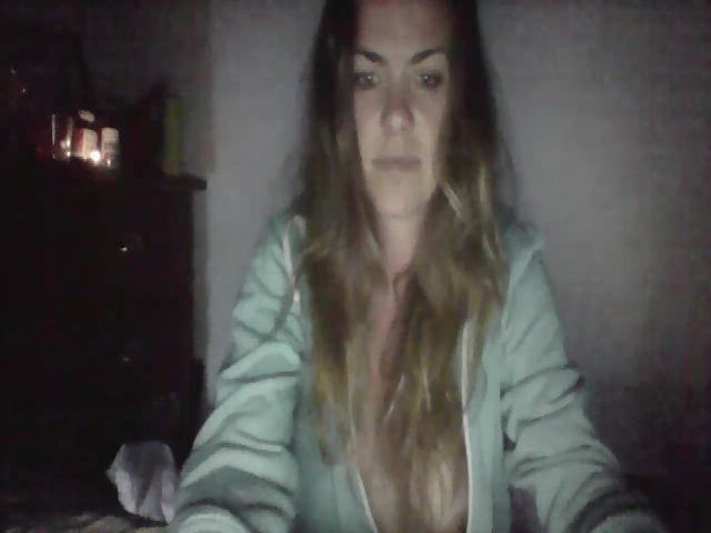 Live sex webcam photo for Surfergirl80 #257557563