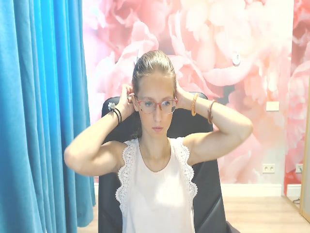 Live sex webcam photo for Alice_Adamsi #260473037