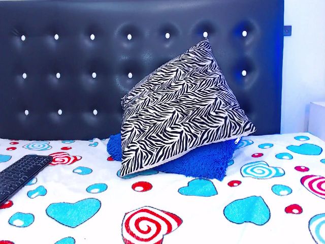 Live sex webcam photo for CandyShoww #260099251