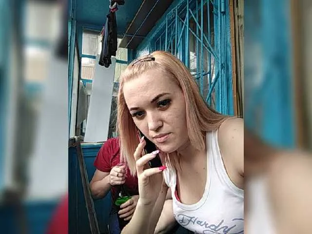 Live sex webcam photo for AlinaPixel #243012577