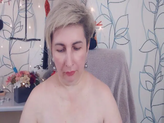 Live sex webcam photo for DepravedMadam #253009997
