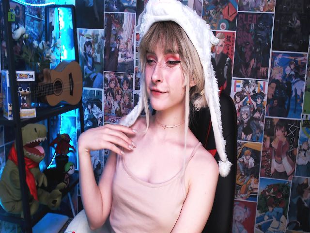 Live sex webcam photo for Manarose27 #258816166