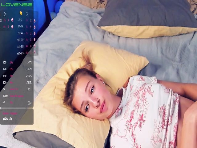 Live sex webcam photo for MariaCharming #258225240