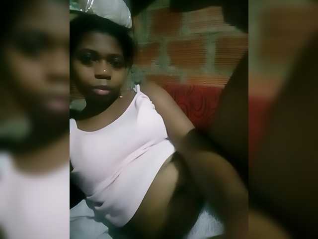 Live sex webcam photo for briyitza #241304341