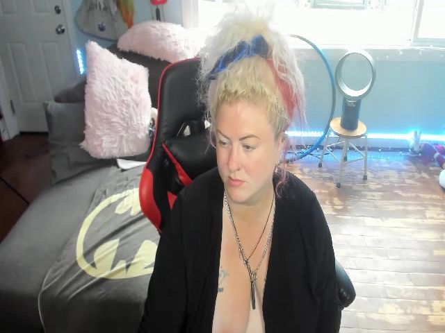 Live sex webcam photo for Janrubygirl #254845631