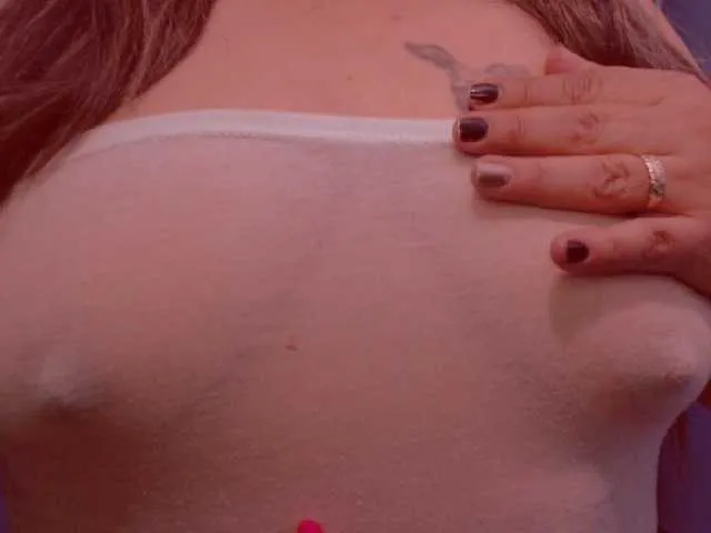 Live sex webcam photo for dirtywoman #241271589