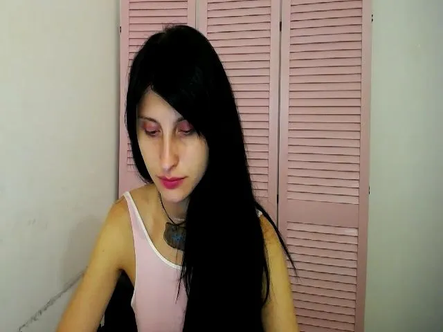 Live sex webcam photo for SnowSpacee #261815438