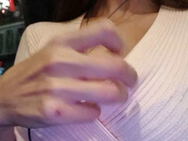 Live sex webcam photo for SweetButtocks #241075847
