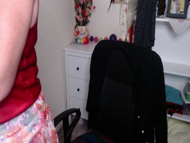 Live sex webcam photo for Adele_69 #260539338