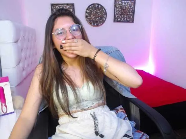 Live sex webcam photo for Diamond-Valer #242772157