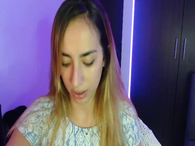 Live sex webcam photo for April_dew #264022127