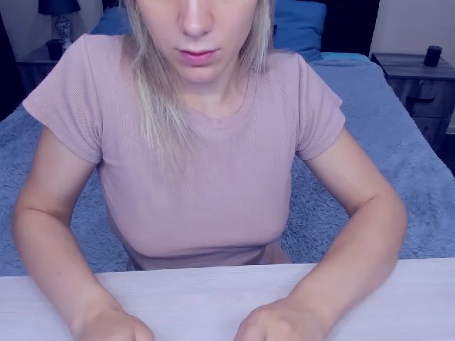 Live sex webcam photo for MeganKind #252370443