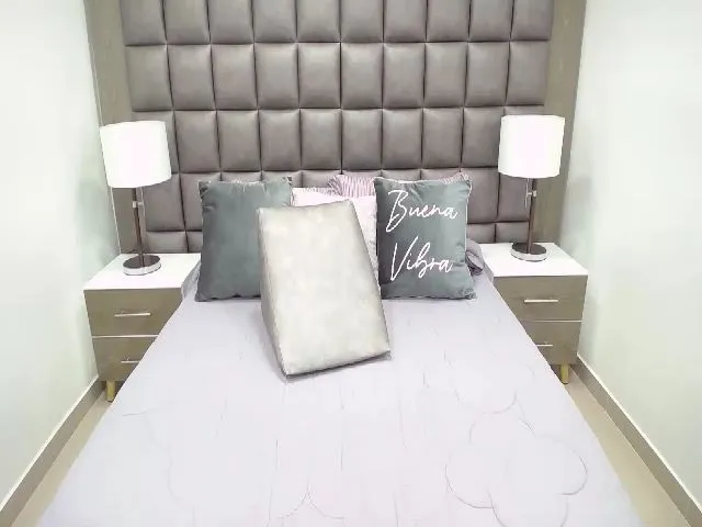 Live sex webcam photo for Sofyaa #257693338