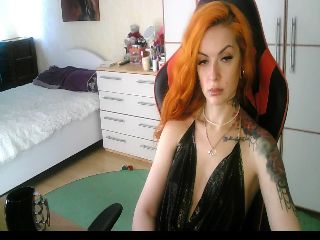 Live sex webcam photo for LuckyStarlet #251794358