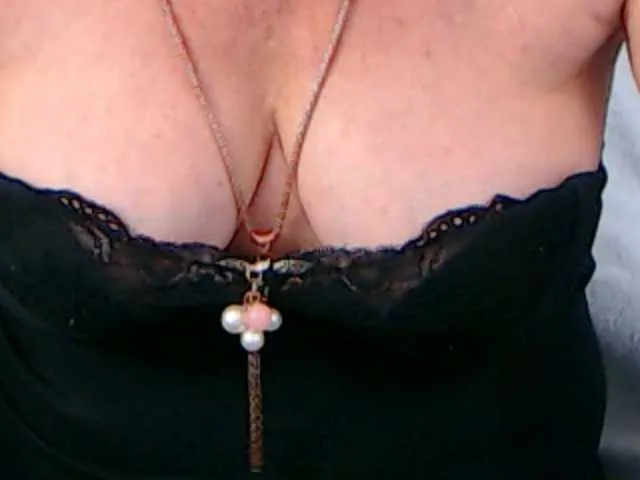 Live sex webcam photo for AlanaRichards #247284284